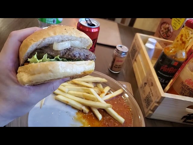 Piri Piri Flaming Grill @ Paragon: tasting hamburger