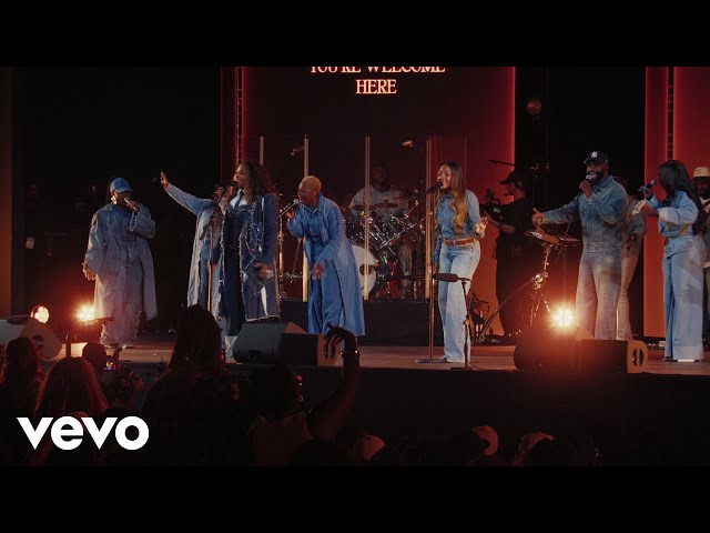 Tasha Cobbs Leonard - The Church I Grew Up In (Live) ft. Mickey Guyton (Official Live Video)