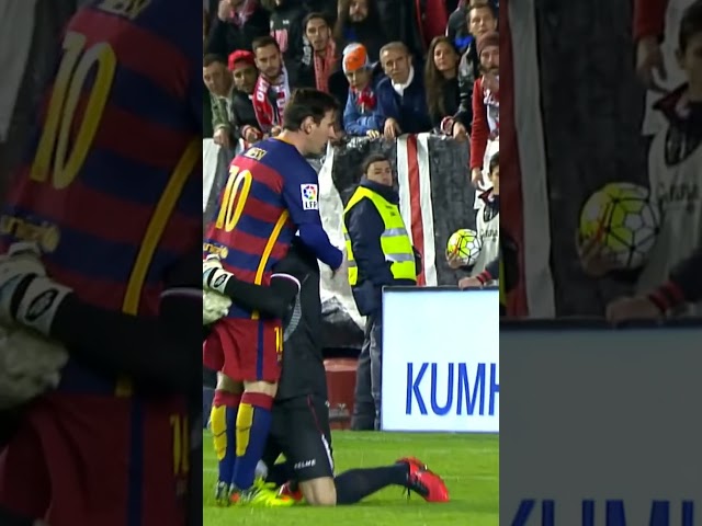 UNEXPECTED Goalkeeper Reaction When Facing MESSI 😨