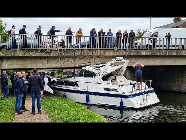 Idiots In Boats Caught On Camera