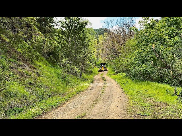 How the Deere 670 Grader Repaired Green Roads #grader #motorgrader #johndeere