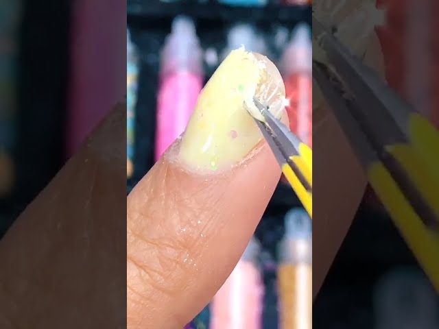 Honking Nail Removal💀 #nailartist #acrylicnails #makeup #beauty #satisfying