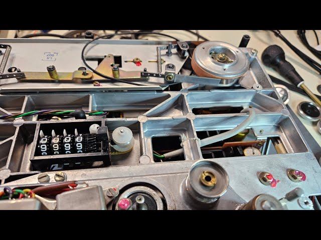 Revox A77 MkIV Repair, counter belt & VU meter Pt3