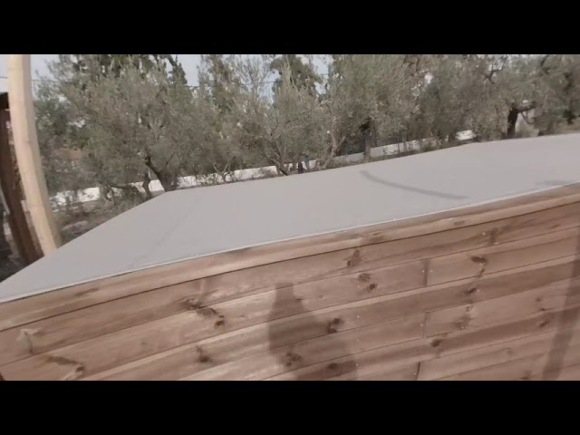 hydrous with deck and debris cover