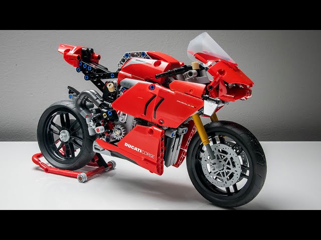 LEGO Ducati Panigale V4 R Assembly