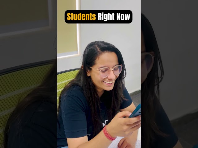 Students Addicted to Social Media Be Like…😂