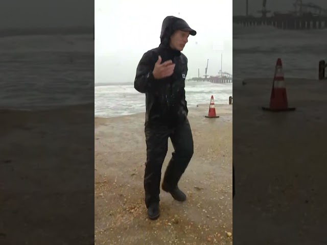 Mike Bettes Live In Atlantic City As Nor'easter Hits Jersey Shore