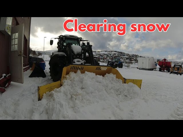 Snow clearing with tractor