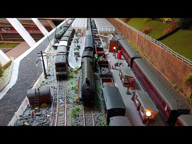A grand tour of a huge OO gauge loft model train railway set