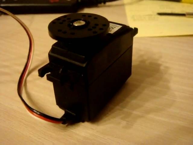 pic18f442 servo