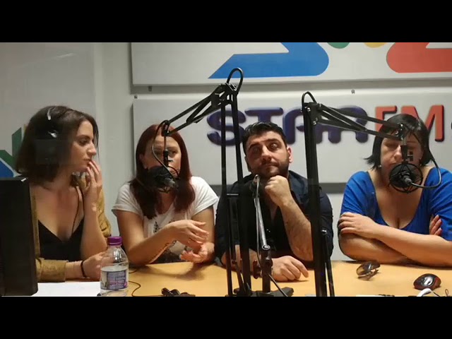 Οι συντελεστές της παράστασης "Φτυστός ο Μακαρίτης" στην εκπομπή "Ραντεβού στις 16:00"