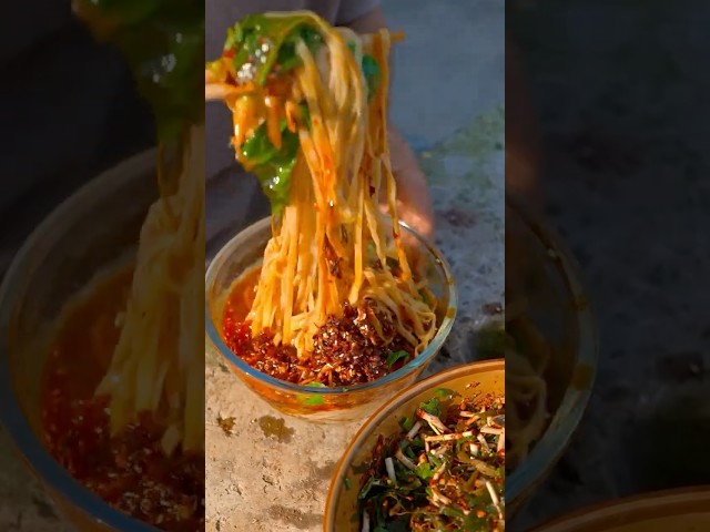 Traditional Chinese Noodles with Onion, Chili & Fresh Coriander | Authentic Rural Cooking