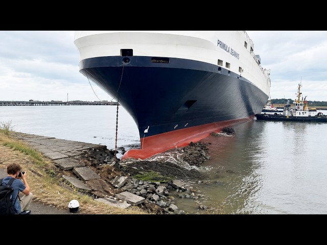 31 Most Terrifying Moments of Boats and Ships Crash Into Rocks Caught On Camera, Ep 3