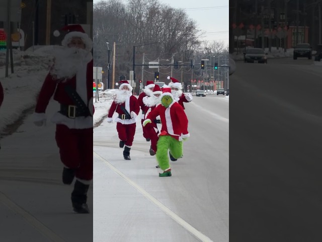 The Grinch VS. Five Santas