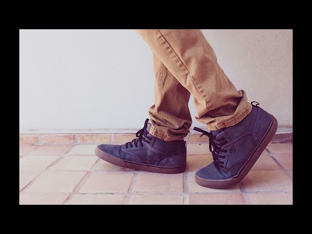 Footsteps Man in Shoes Walking on Hard Floor Sound Effect