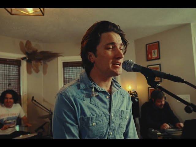Drake Milligan - Don't Leave Me Loving You (Living Room Sessions)