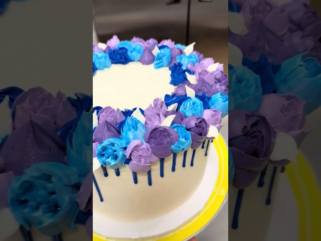Using Russian tips for flowers #cake #flowers #art #howto #learning #tutorial #trending #diy #easy
