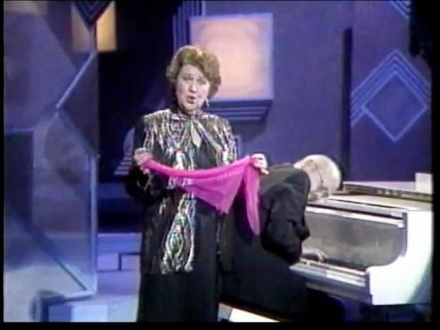 PATRICIA ROUTLEDGE sings 'I want to sing in Opera'