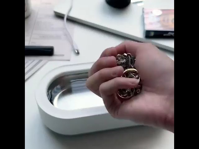 Shine Like New: Instant Jewelry Cleaner!