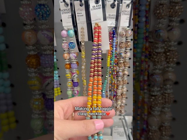 DIY fall beaded necklace🍂 #fall #autumn #fallvibes #jewelrymaking #necklace #tutorial #diyjewelry