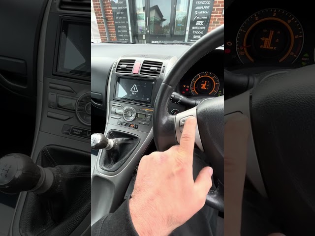 Toyota Auris Goes CarPlay, Android Auto KENWOOD DMX5020DABS #toyota #caraudio #applecarplay