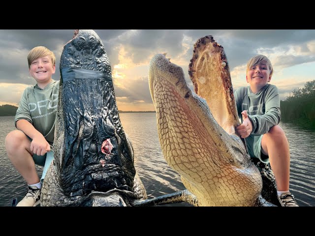 2 MEGA GIANT Florida Alligators In One Day!! (MATHEWS BOW GIVE-A-WAY TIME!!) *Florida Gator Hunting*