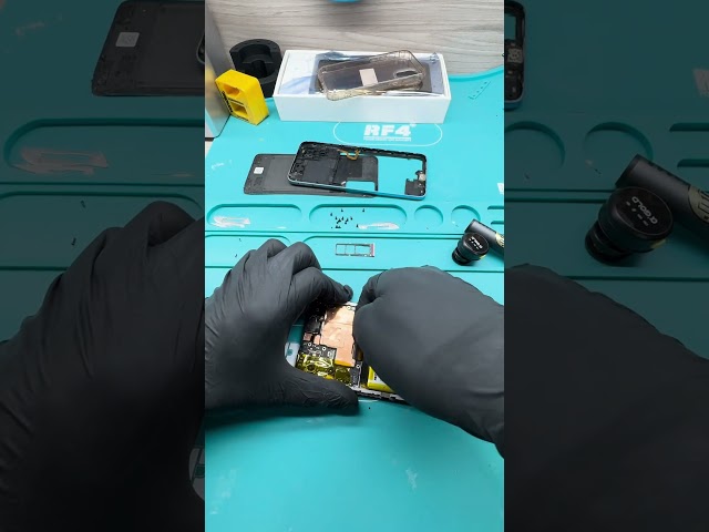 Moto E22 Screen Turning Off - How to Fix It!