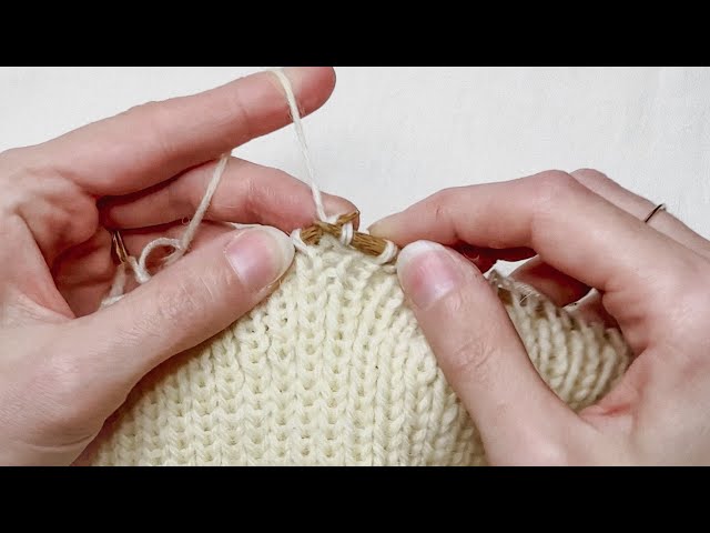 How to knit Combination knitting / Eastern Purl stitch 1x1 ribbing in the round | Knitting Tutorial