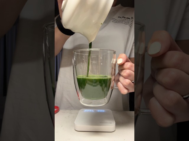 it’s 11pm, let’s make a matcha 🙂‍↕️🍵 opening my Nakamura Tokichi #matcha #usucha #latenight