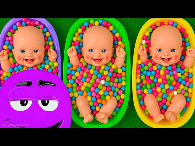 Sorting Colorful Candy with Baby Dolls - Satisfying Color Play 68
