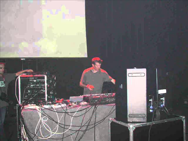 [Exclue BE] Ascenders - Live @ Dmoniak & Midnight Resistance Party in Dome St Ange - Face A - 1999
