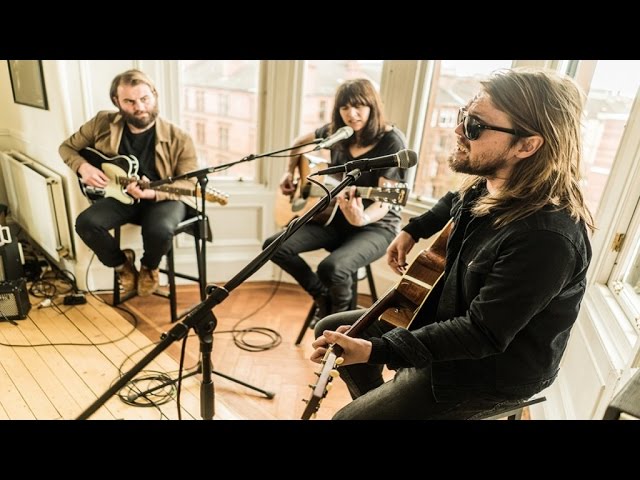 Band of Skulls - 'Black Magic', 'Bodies' & 'So Good' - Tenement TV