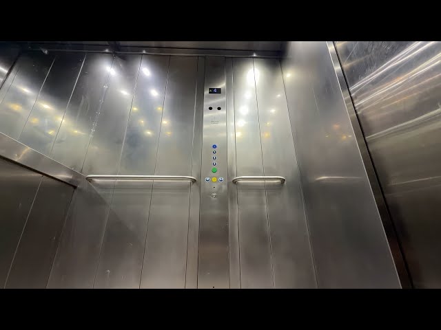 Very Nice & Characterful 2023 Morris Vermaport MRL Lifts @ Merry Hill Car Park Dudley