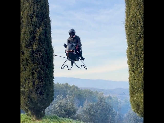 This Real Hoverbike landing in my Backyard #volonaut #volonautairbike #cooltech