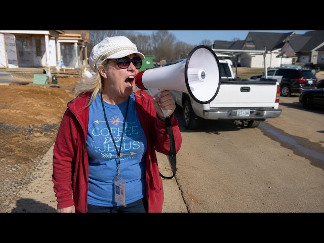 Bullhorn Betty sues Sumner County