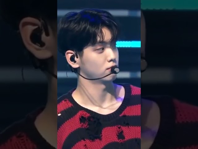 TXT judging you 🤨 #txt #taehyun #beomgyu #hueningkai #soobin #yeonjun