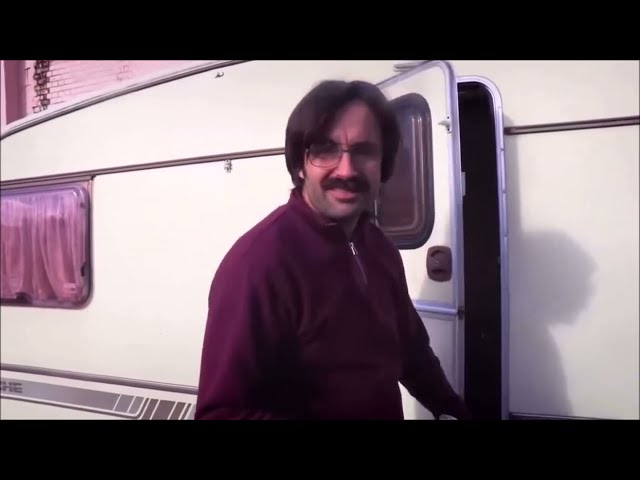 Outtakes from the show called Derek hilarious scenes! (Ricky Gervais and David Earl)
