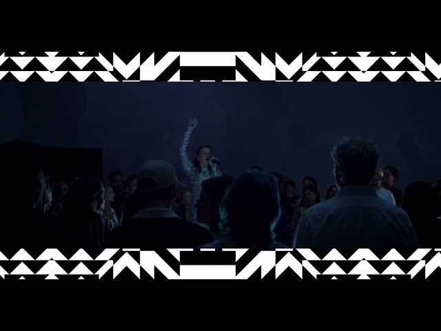 Elisapie - Sinnatuumait (Dreams) [Hologramme Remix] (Official Visualizer)