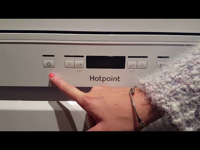 Hotpoint dishwasher HFO3T222WG