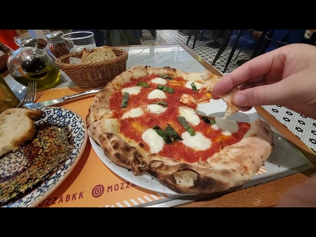 Mozza Trattoria Italiana pizza by Cocotte @Central Park Silom/Sala Daeng Bangkok