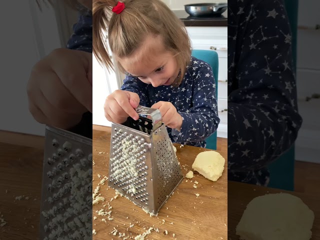 How to Make Pizza and Cheese with Gerti and Loli #shorts