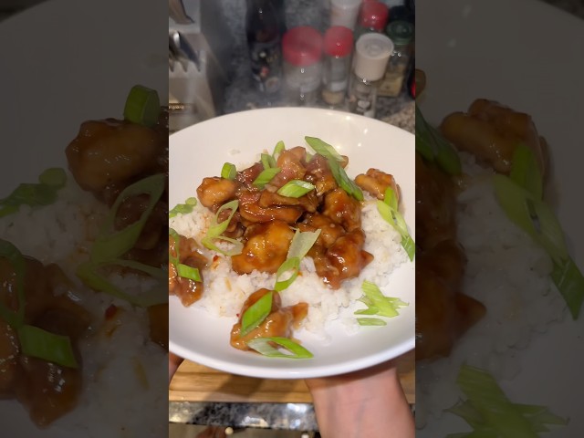 General tso chicken 🐓 #cooking #cookwithme #cookingathome #dinnerideas #easydinner #easyrecipe #yum