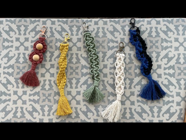 Five macrame keychain variations. #macrame #easymacrame #macramekeychains