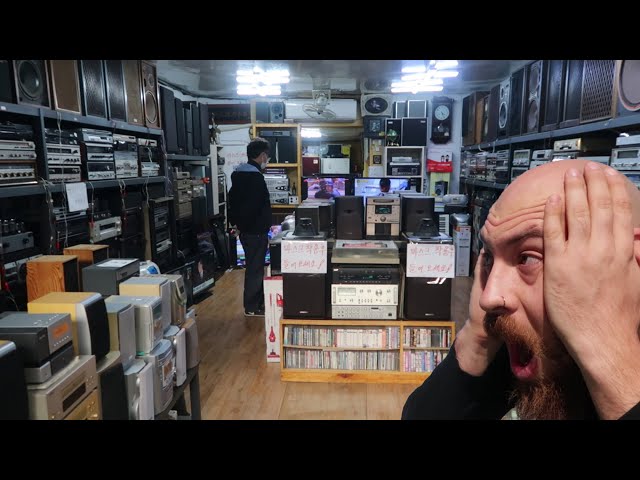 Looking Round One Of The BIGGEST Vintage Electronics Markets In The World, Dongmyo SEOUL.