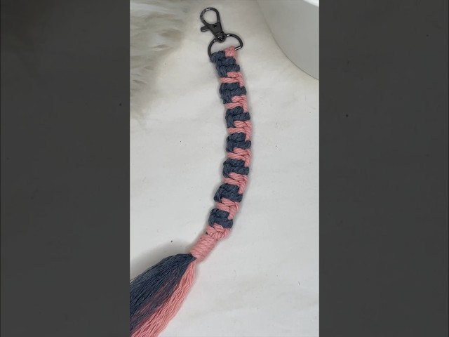 Macrame keychain tutorial #macrame #macramemakers #macrameknots #macrametutorial #macramecreation