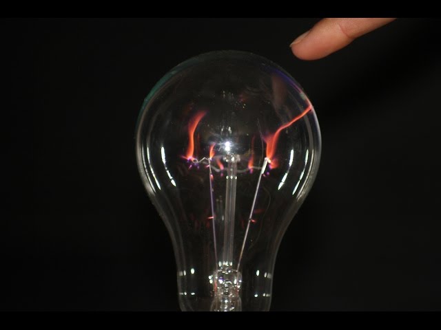 DIY plasma ball from incandescent lamp