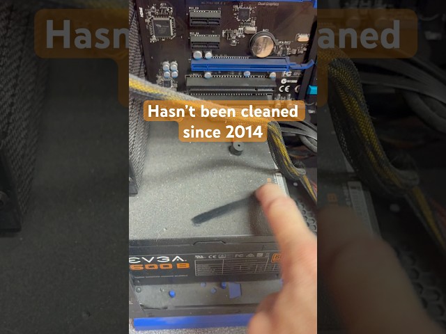 Super scary. One of my OG builds, not cleaned for quite some time 👻 #custompc