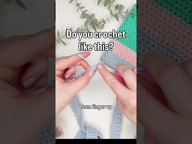 People hate how I crochet 💔How do you crochet and hold your hook?? 👀#crocheter #crochethook