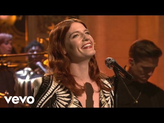 Florence + The Machine - Shake It Out (Live on SNL)