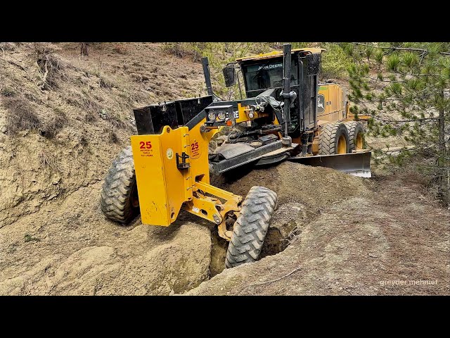 How John Deere Grader Overcame Huge Holes,More Than a Grader!! #johndeere #grader